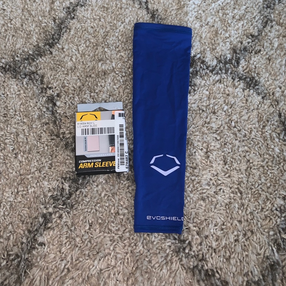 Men’s Evoshield compression baseball sleeve